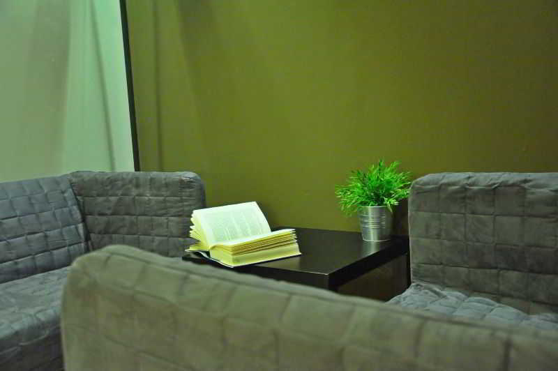 Gracia City Hostel Барселона Екстериор снимка A room at the library