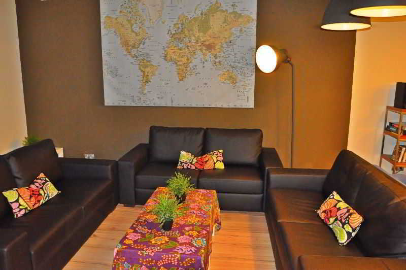 Gracia City Hostel Барселона Екстериор снимка The common room at the hostel