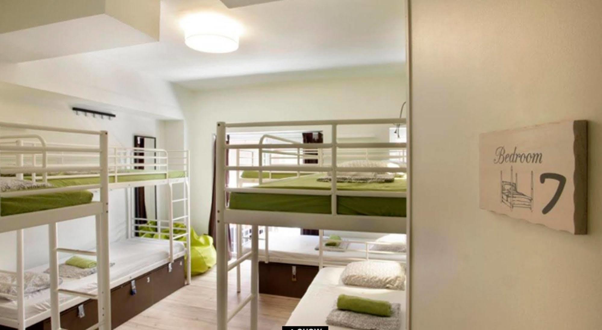 Gracia City Hostel Барселона Екстериор снимка Hostel room in Barcelona, Spain