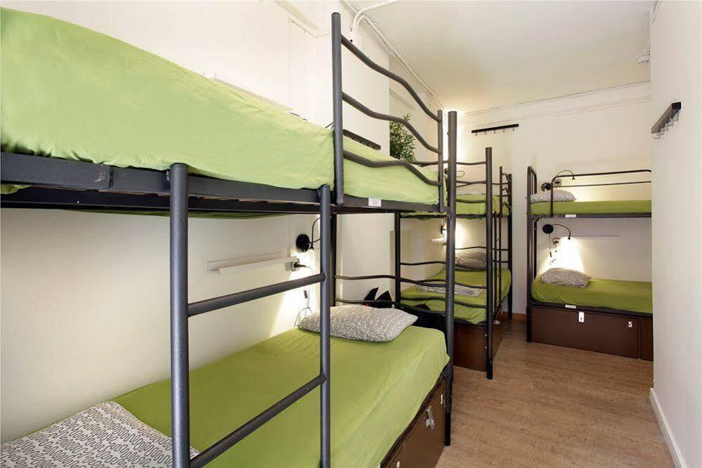 Gracia City Hostel Барселона Екстериор снимка Hostel in Barcelona